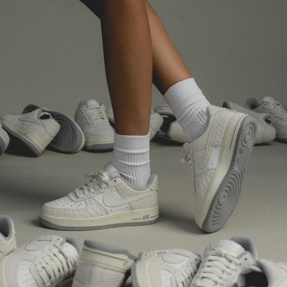 NIKE WMNS AIR FORCE 1 '07 *WHITE PYTHON* - Picture 6 of 8
